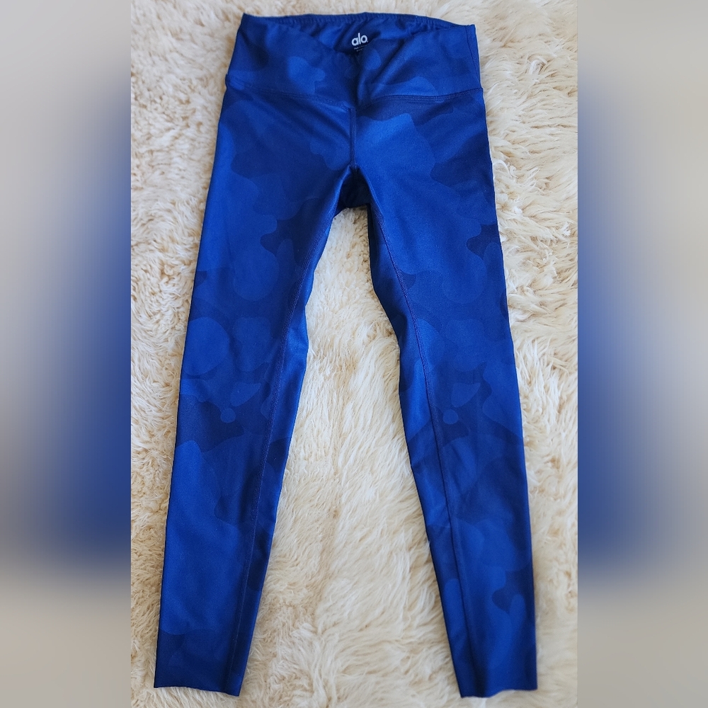 Alo  Blue Camo Leggings